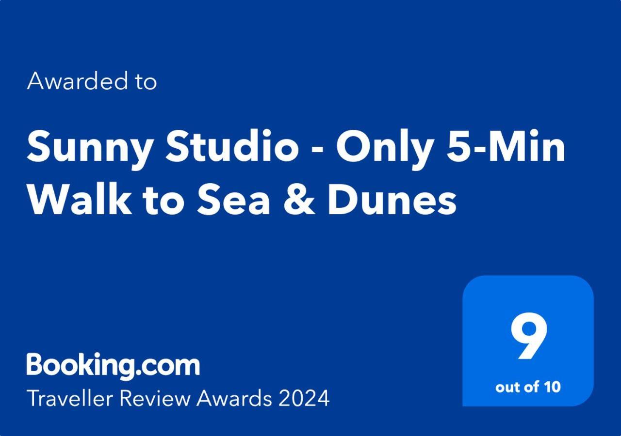 Sunny Studio - Only 5-Min Walk To Sea & Dunes 비크안지 외부 사진